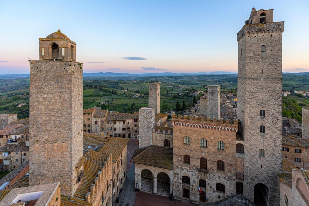 Torre Salvucci Maggiore Medieval Tower Experience 산지미냐노 외부 사진